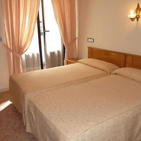 Hostal Fernandez Madrid Exteriér fotografie