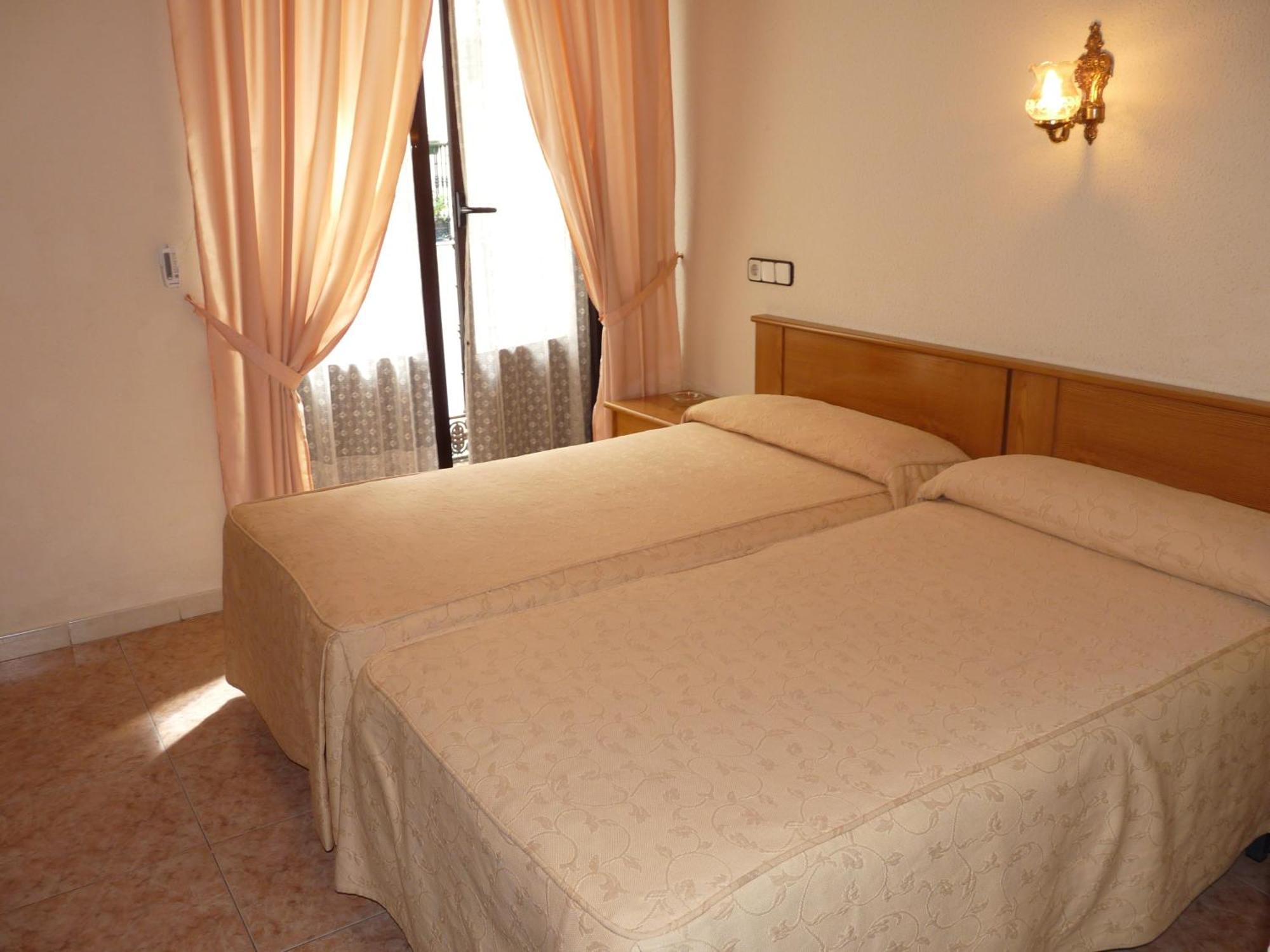 Hostal Fernandez Madrid Exteriér fotografie