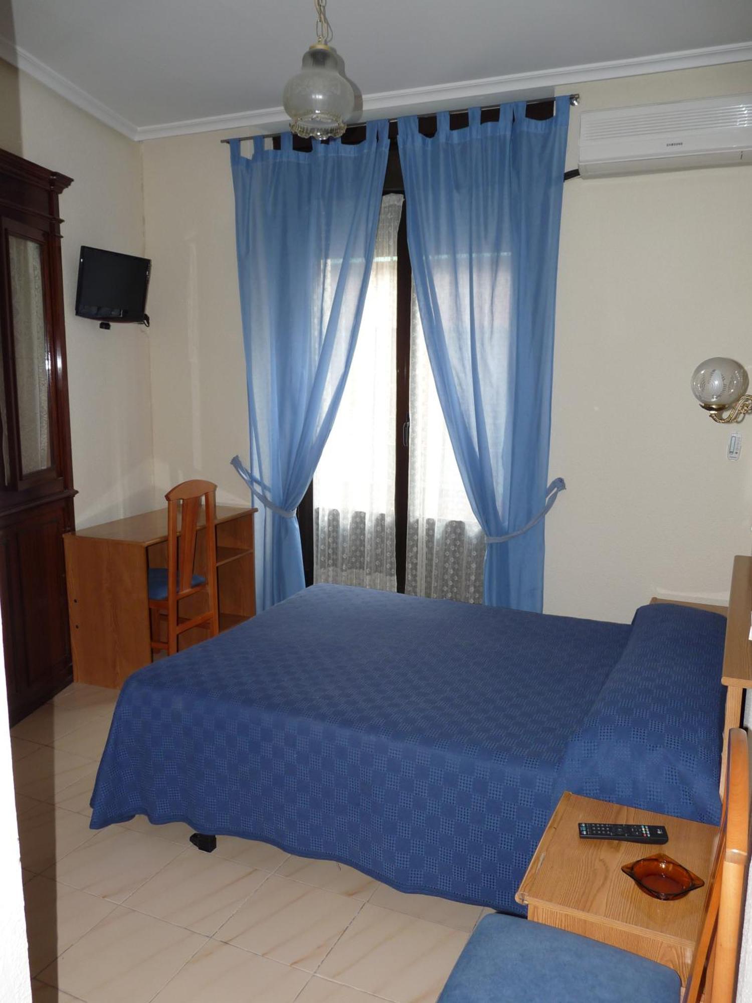 Hostal Fernandez Madrid Exteriér fotografie