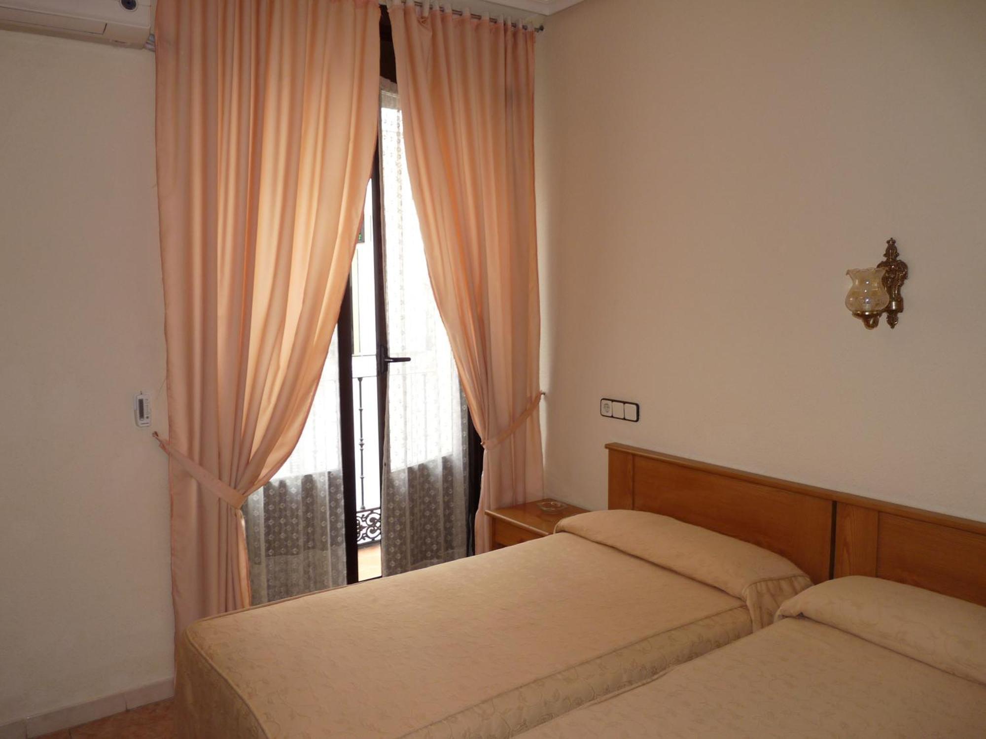 Hostal Fernandez Madrid Exteriér fotografie
