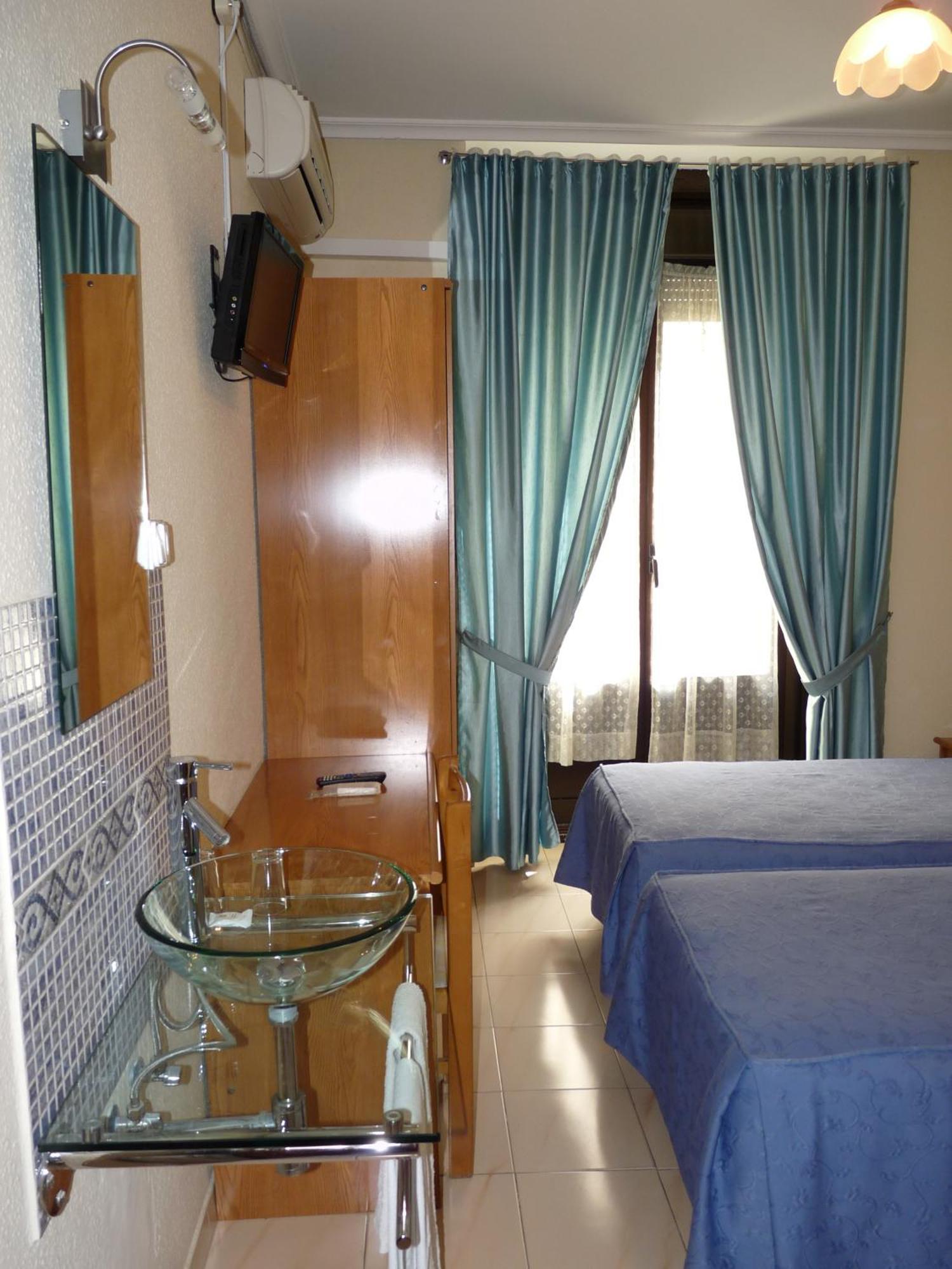 Hostal Fernandez Madrid Exteriér fotografie